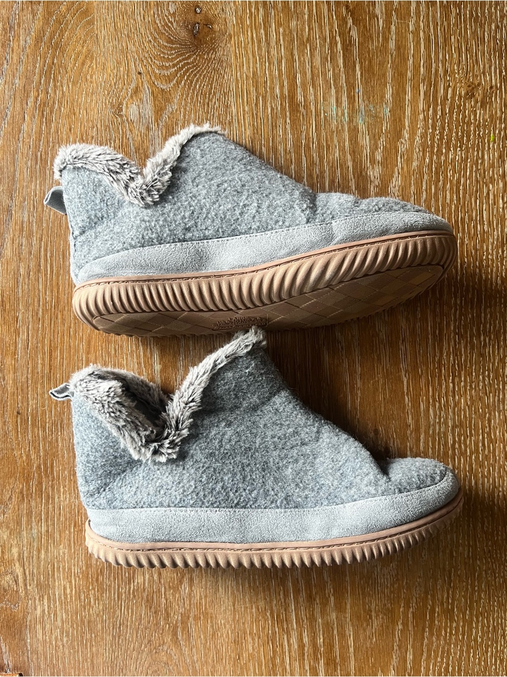 dearfoams Gray Faux-Fur Lined Slipper Boots
